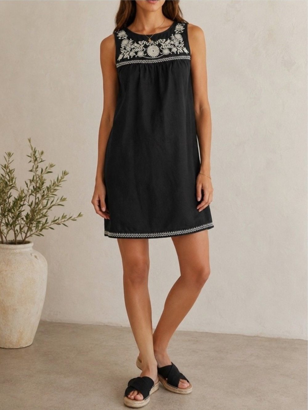 J. Crew Factory embroidered shift dress. NWT! Size: XXS